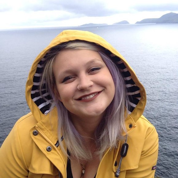 Meet your Posher, Lindsay - Picture 1 of 2